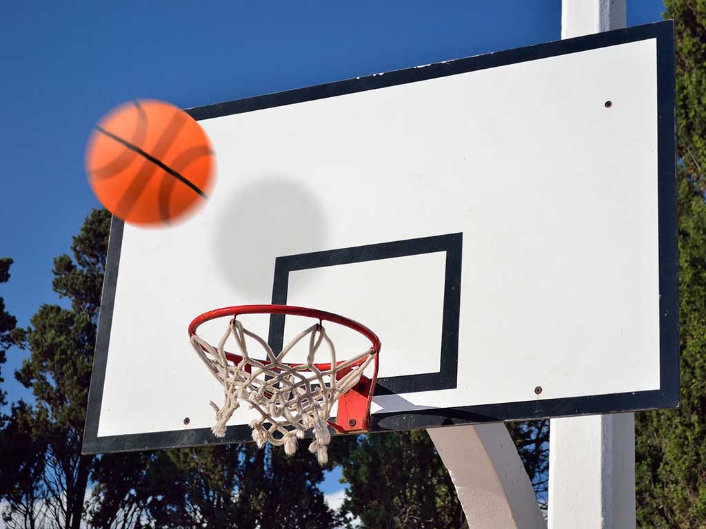 מגרשי ספורט